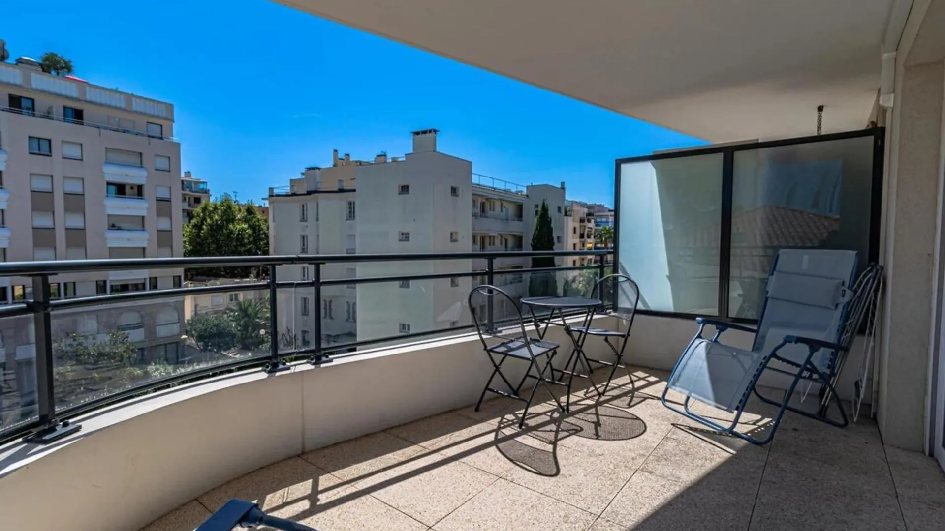 L'Allegria - Peaceful - Sea - Private Car Park Antibes Apartment