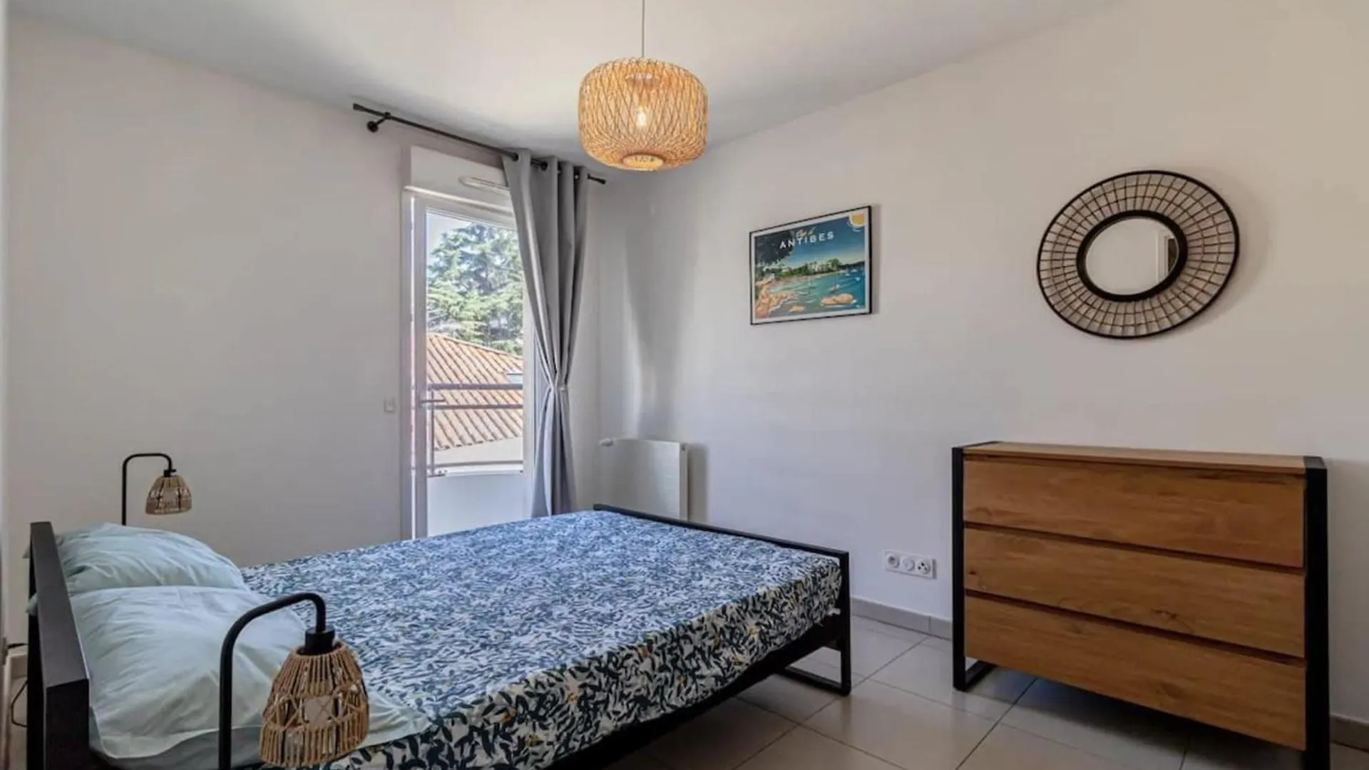 L'Allegria - Peaceful - Sea - Private Car Park Antibes Apartment